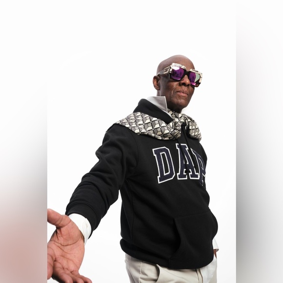 DAP Dapper Dan x Gap Black Sweater - Picture 1 of 3